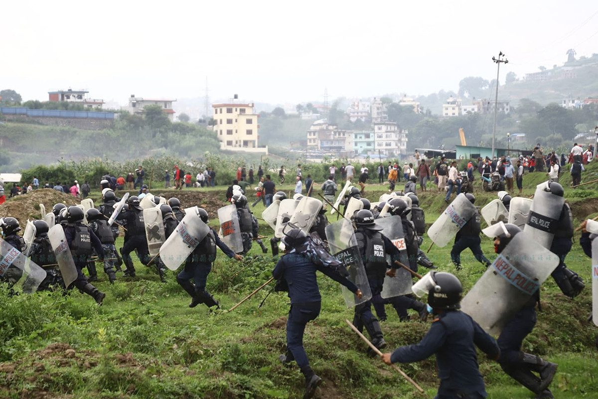 https://raracms.setopati.com/uploads/shares/2020/sujita/khokana jhadap/pradarsan (1).jpg